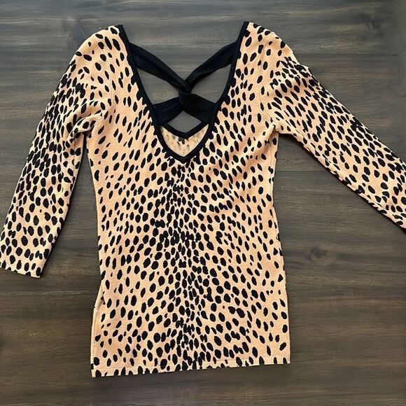 Guess leopard top   - Picture 2 of 3